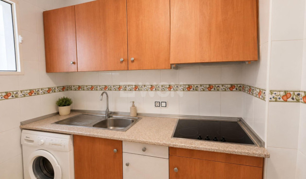 Resale - Apartment / flat - Torrevieja - Estacion De Autobuses
