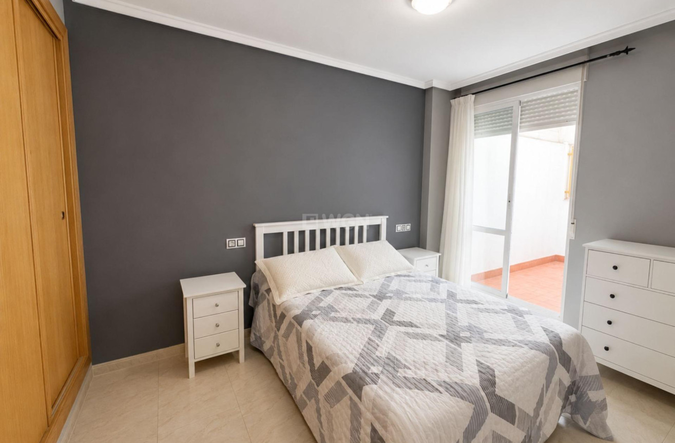 Resale - Apartment / flat - Torrevieja - Estacion De Autobuses