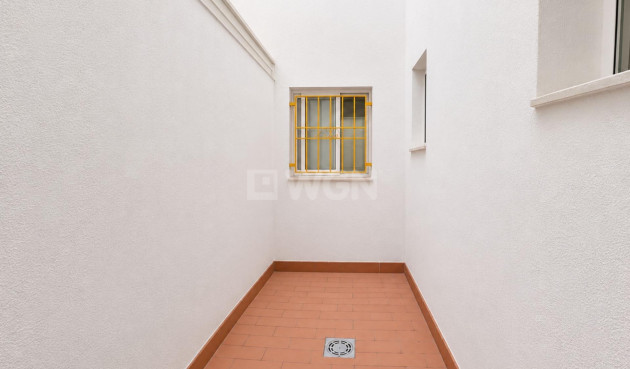 Resale - Apartment / flat - Torrevieja - Estacion De Autobuses