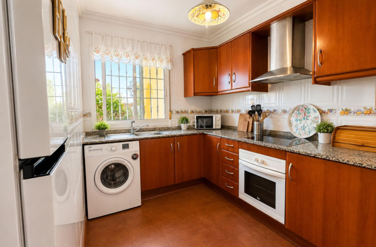 Resale - Bungalow - Orihuela Costa - Lomas de Cabo Roig