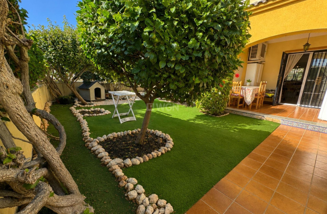 Resale - Bungalow - Orihuela Costa - Lomas de Cabo Roig