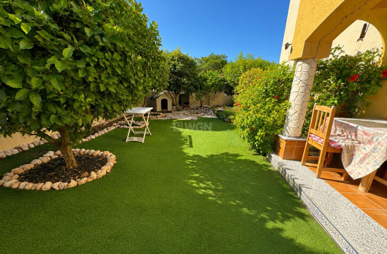 Resale - Bungalow - Orihuela Costa - Lomas de Cabo Roig