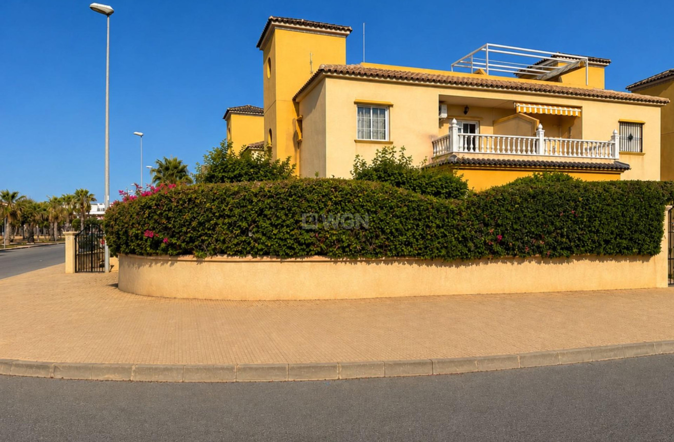 Resale - Bungalow - Orihuela Costa - Lomas de Cabo Roig