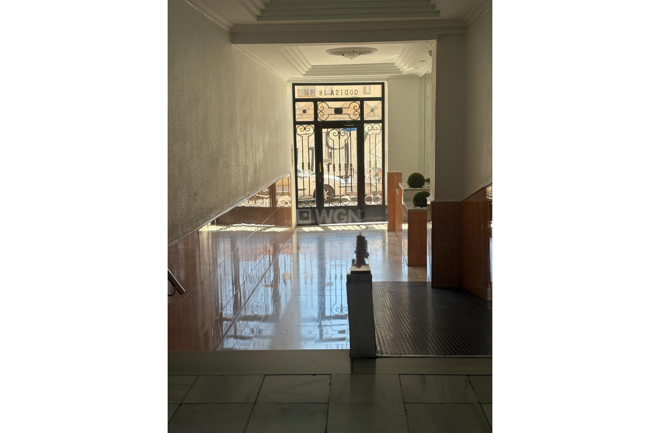 Odsprzedaż - Mieszkanie w bloku - Torrevieja - Costa Blanca