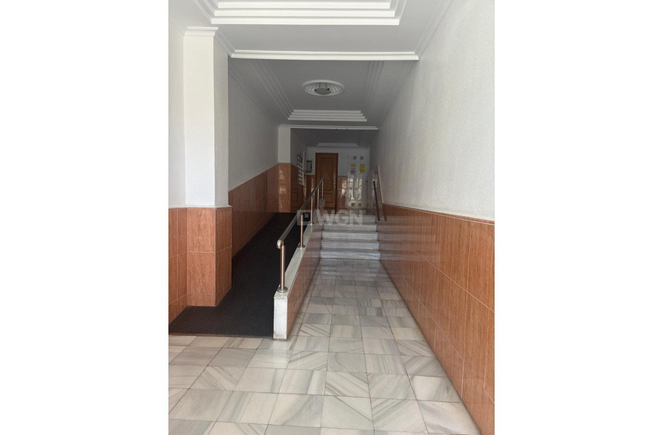 Odsprzedaż - Mieszkanie w bloku - Torrevieja - Costa Blanca