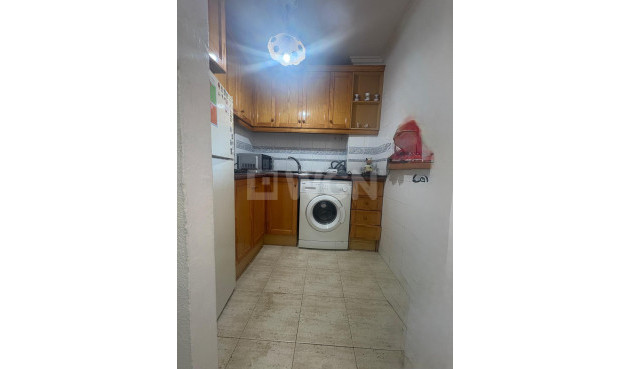 Odsprzedaż - Mieszkanie w bloku - Torrevieja - Costa Blanca