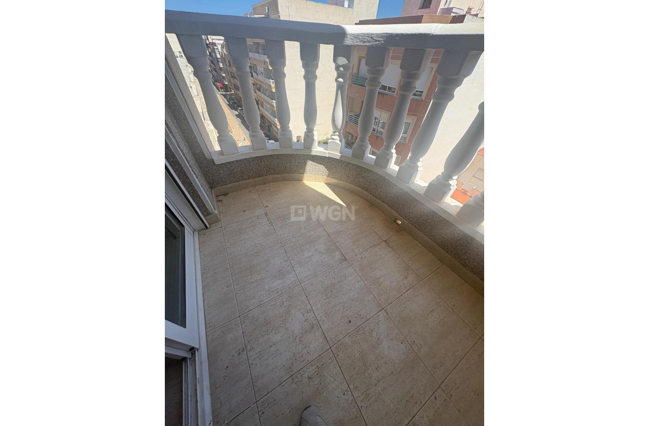 Odsprzedaż - Mieszkanie w bloku - Torrevieja - Costa Blanca