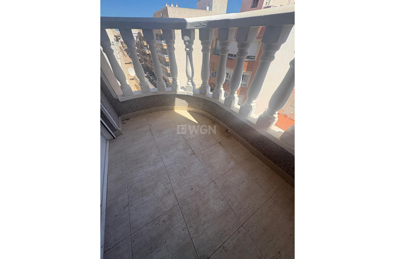 Odsprzedaż - Mieszkanie w bloku - Torrevieja - Costa Blanca