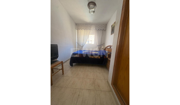 Odsprzedaż - Mieszkanie w bloku - Torrevieja - Costa Blanca