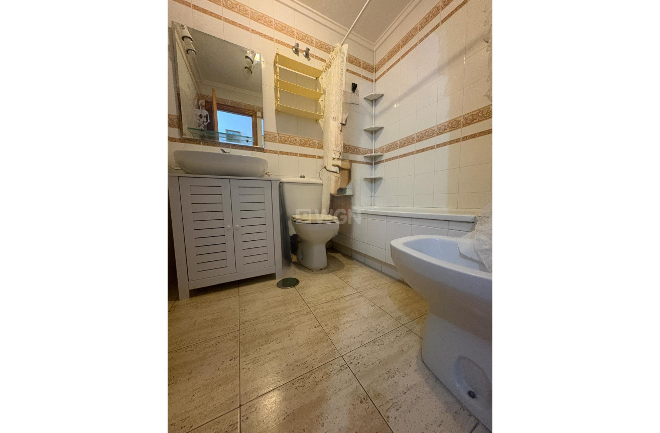 Odsprzedaż - Mieszkanie w bloku - Torrevieja - Costa Blanca