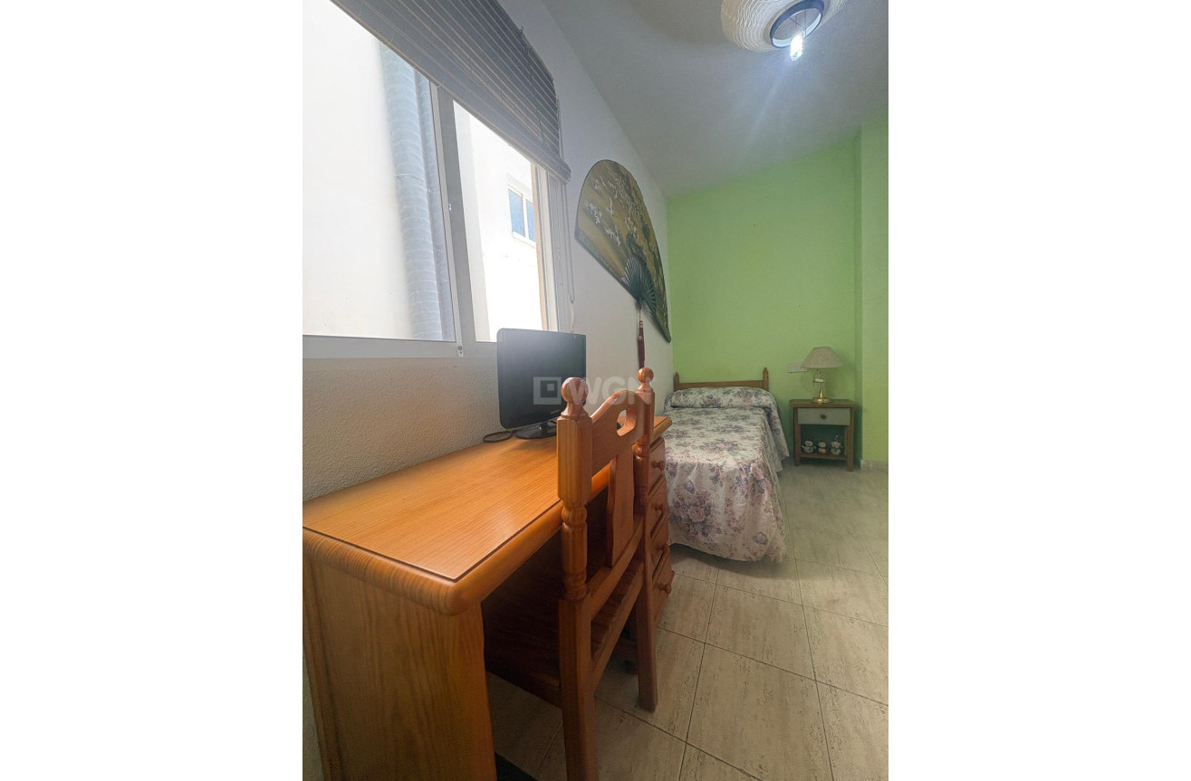 Odsprzedaż - Mieszkanie w bloku - Torrevieja - Costa Blanca