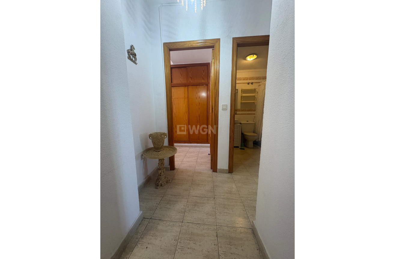 Odsprzedaż - Mieszkanie w bloku - Torrevieja - Costa Blanca