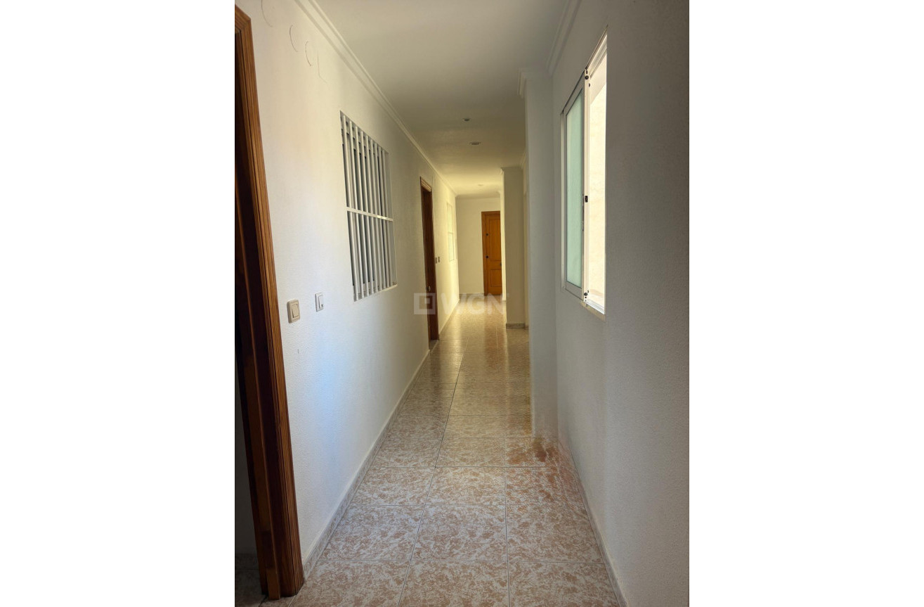 Odsprzedaż - Mieszkanie w bloku - Torrevieja - Costa Blanca