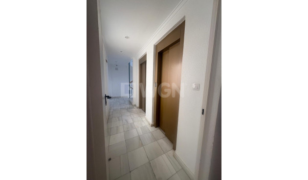 Odsprzedaż - Mieszkanie w bloku - Torrevieja - Costa Blanca