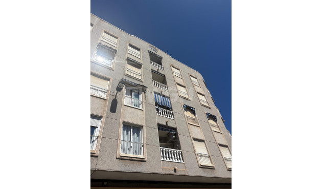 Odsprzedaż - Mieszkanie w bloku - Torrevieja - Costa Blanca