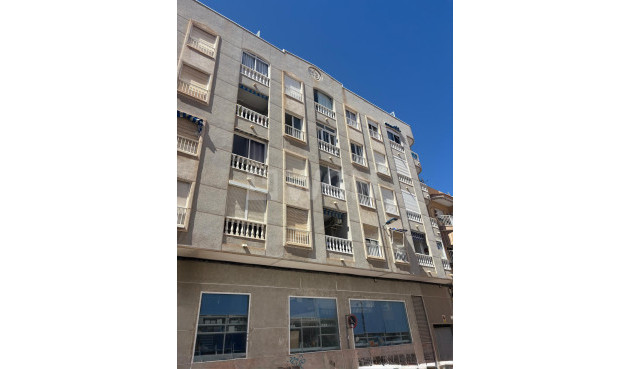Odsprzedaż - Mieszkanie w bloku - Torrevieja - Costa Blanca