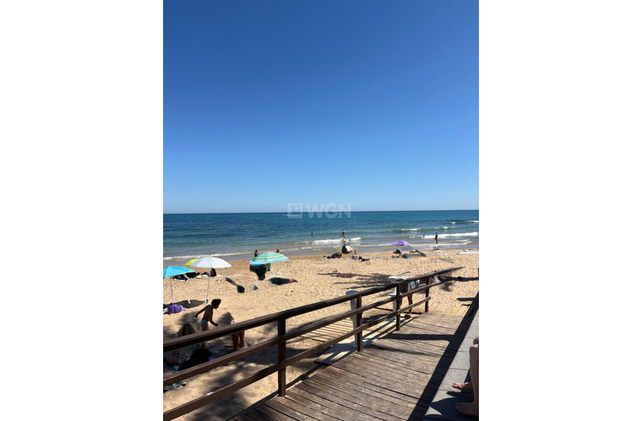 Odsprzedaż - Mieszkanie w bloku - Torrevieja - Costa Blanca