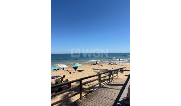Odsprzedaż - Mieszkanie w bloku - Torrevieja - Costa Blanca