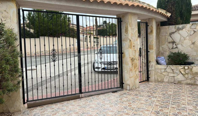 Resale - Villa - Rojales
