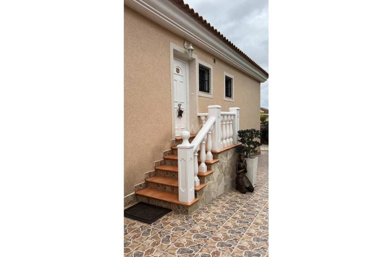 Resale - Villa - Rojales