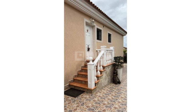 Resale - Villa - Rojales
