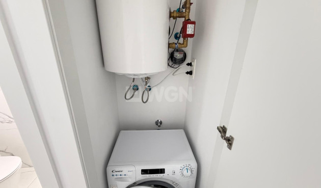 Odsprzedaż - Mieszkanie w bloku - Torrevieja - Estacion De Autobuses