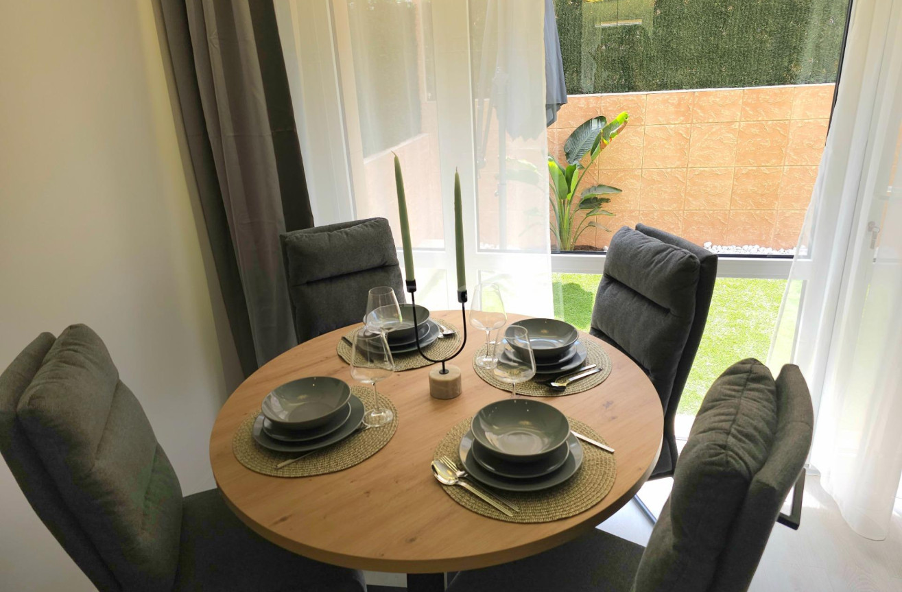 Odsprzedaż - Bungalow - Torrevieja - Los Europeos