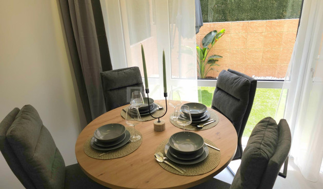 Odsprzedaż - Bungalow - Torrevieja - Los Europeos