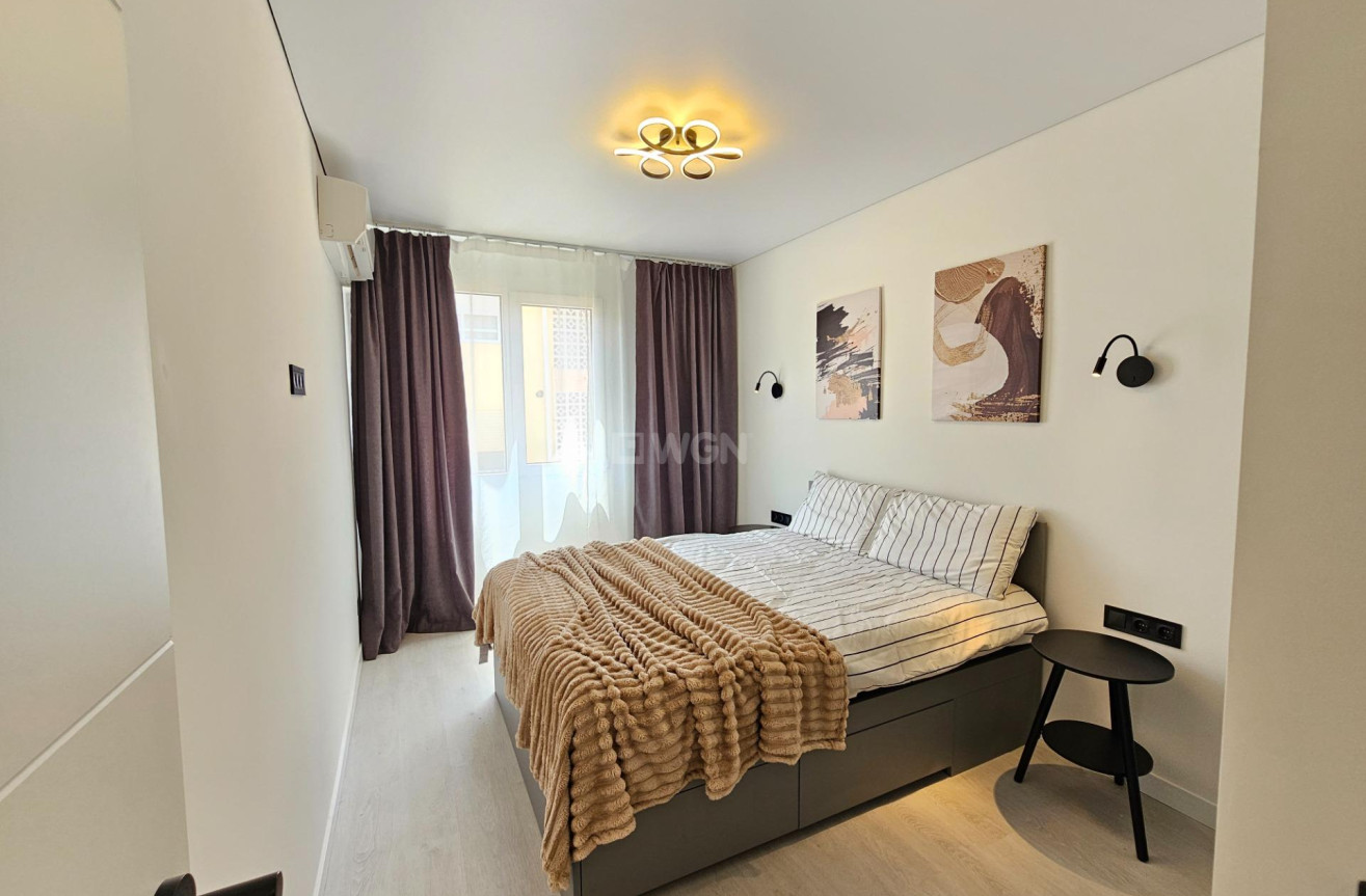 Odsprzedaż - Bungalow - Torrevieja - Los Europeos