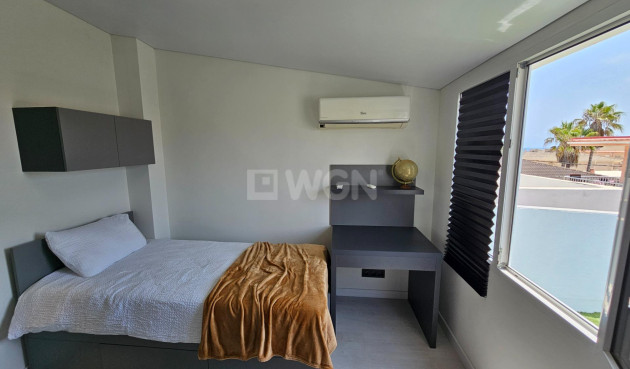 Odsprzedaż - Bungalow - Torrevieja - Los Europeos