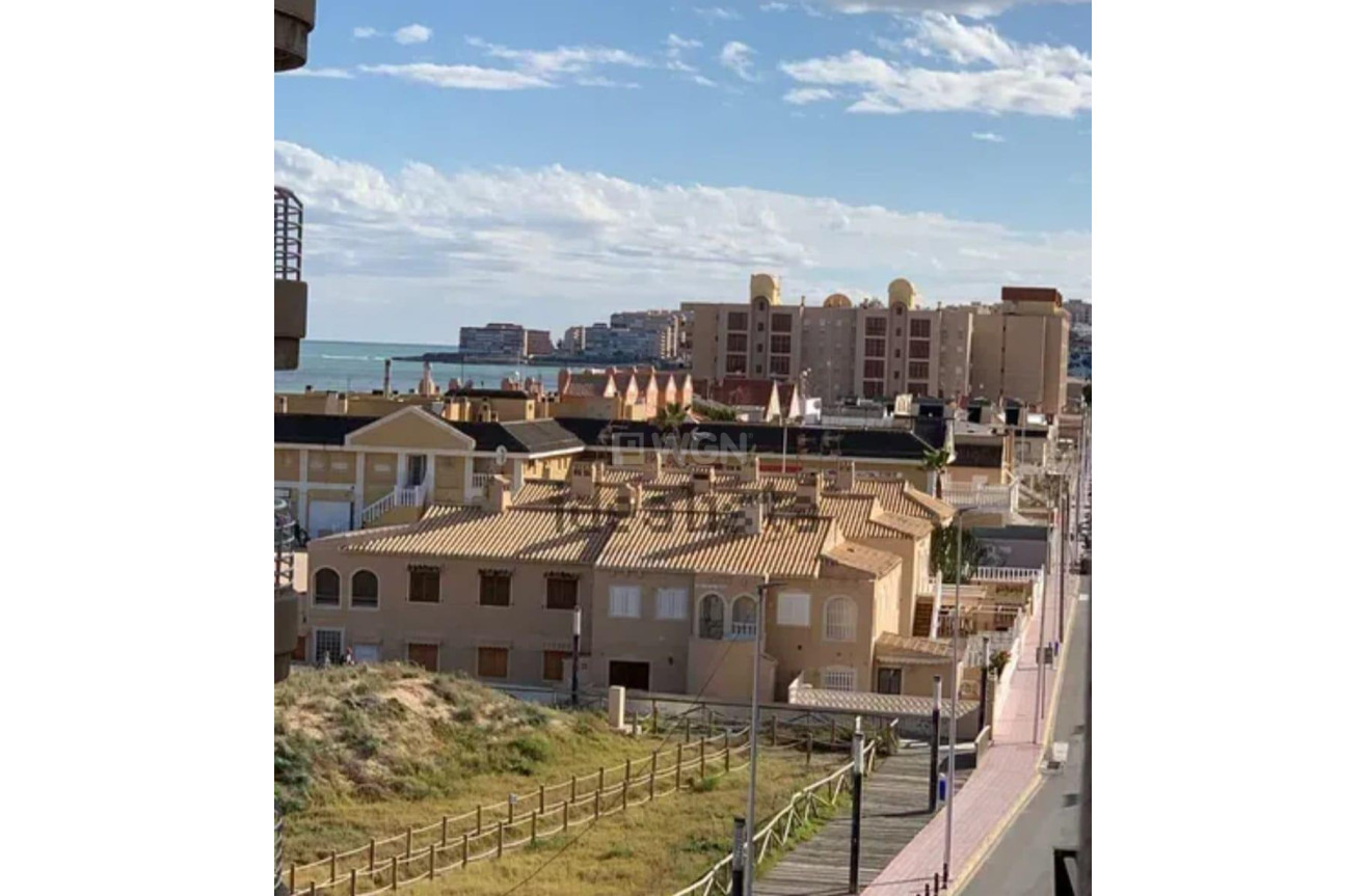 Odsprzedaż - Mieszkanie w bloku - Torrevieja - La Mata
