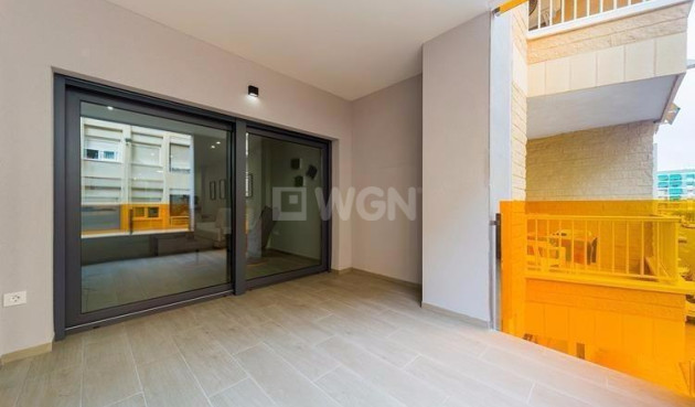 Odsprzedaż - Mieszkanie w bloku - Torrevieja - La Mata