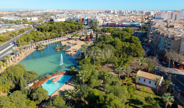 Resale - Apartment / flat - Torrevieja - PARQUE DE LAS NACIONES