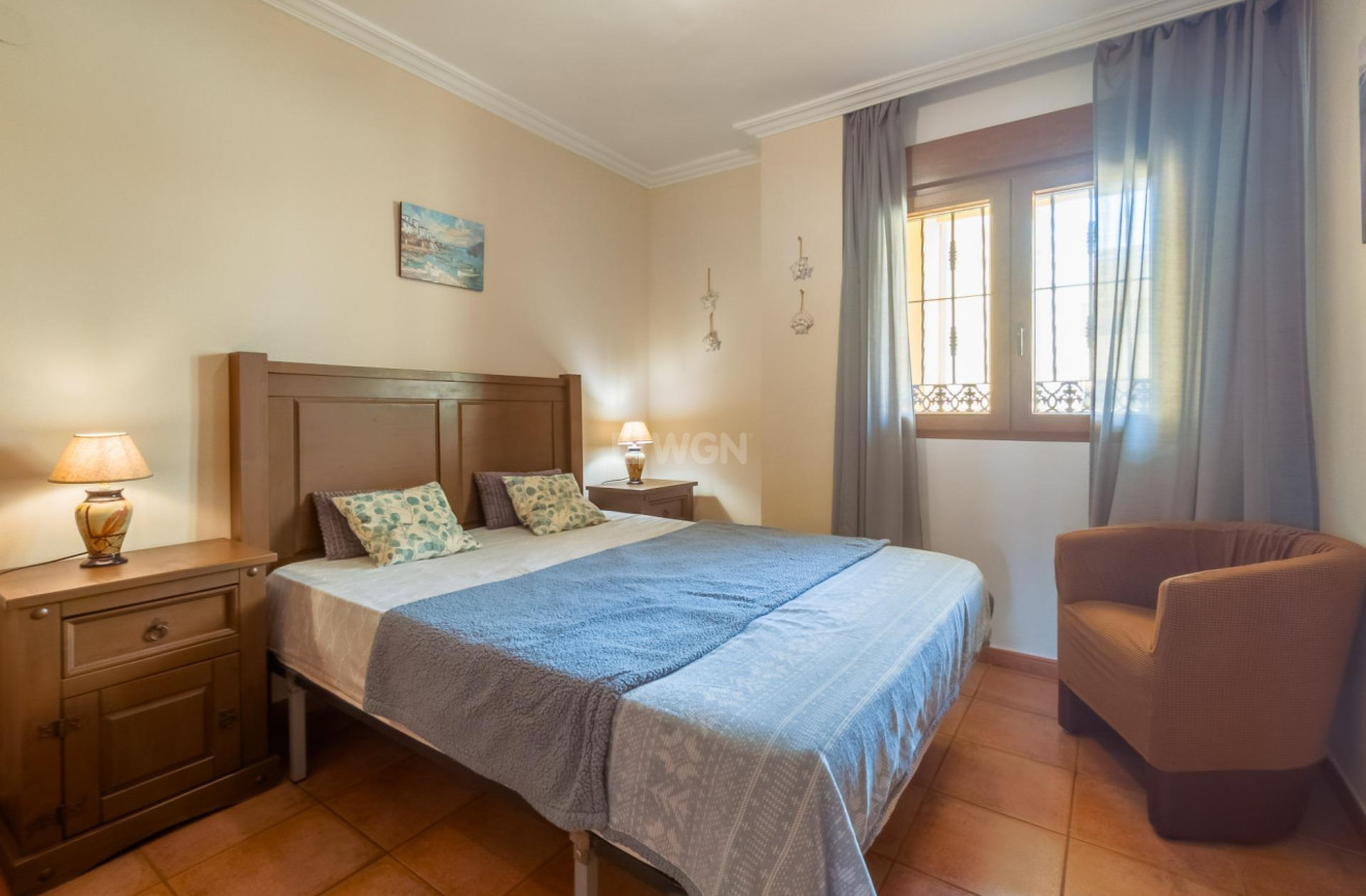Odsprzedaż - Mieszkanie w bloku - Torrevieja - Acequion