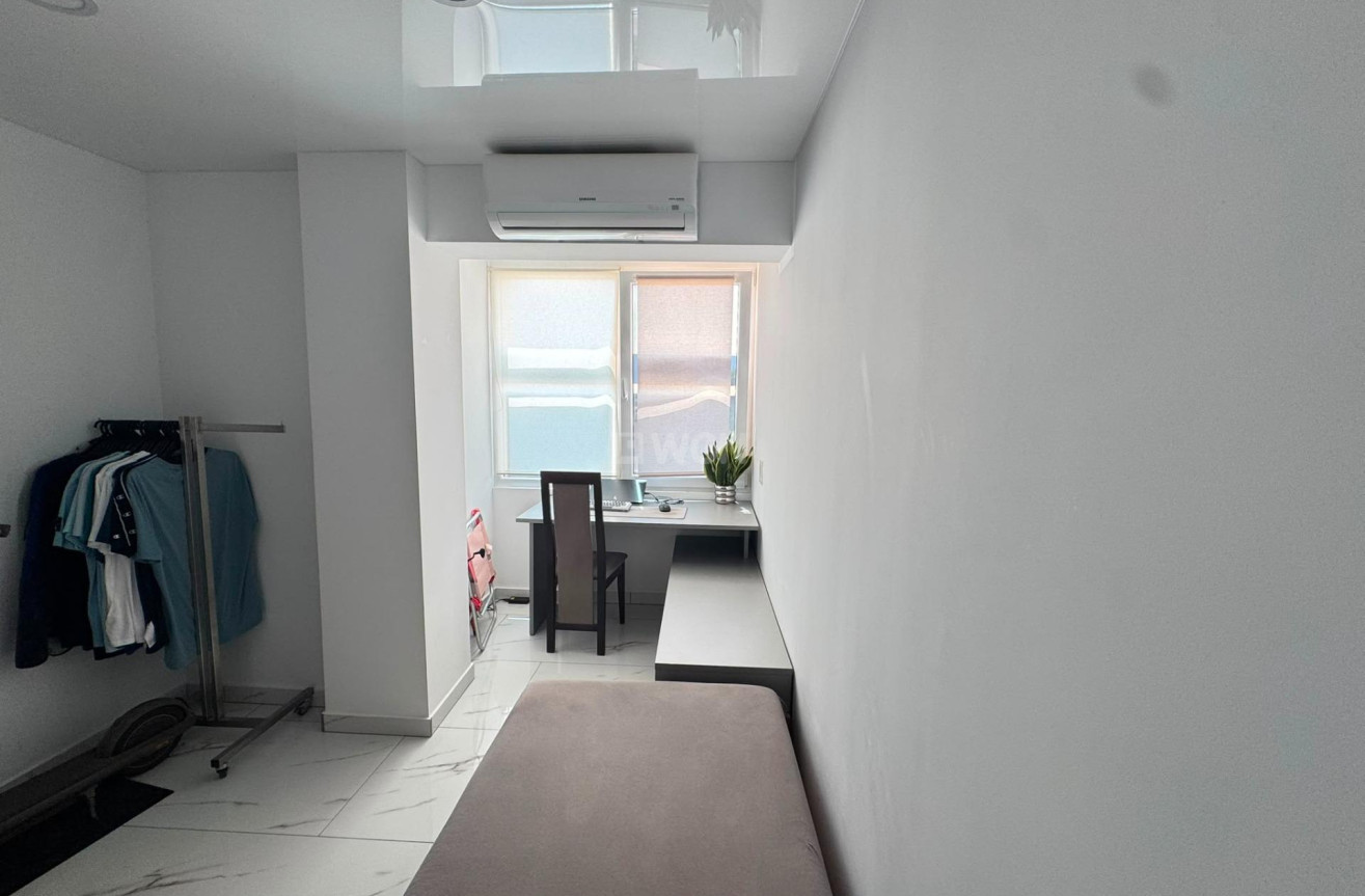 Resale - Apartment / flat - Torrevieja - Zona Los Frutales