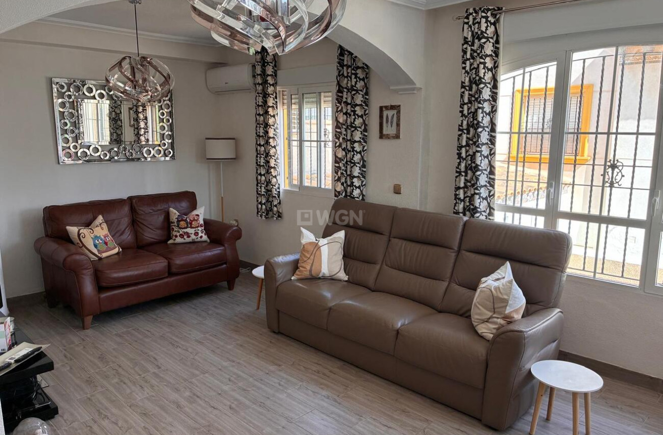 Odsprzedaż - Villa - Lomas de Caboroig - Costa Blanca