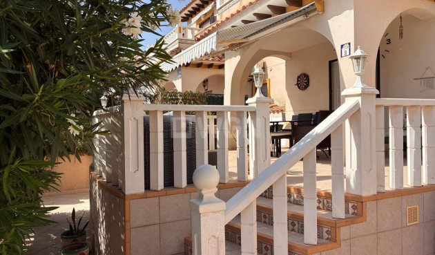 Odsprzedaż - Villa - Lomas de Caboroig - Costa Blanca