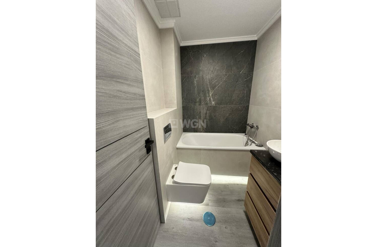 Reventa - Apartamento / piso - Torrevieja - Centro