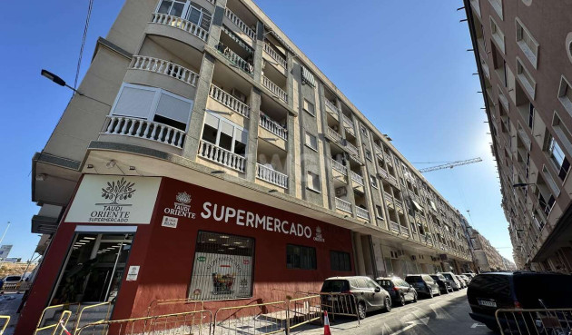 Reventa - Apartamento / piso - Torrevieja - Centro