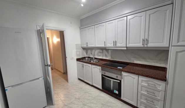 Odsprzedaż - Mieszkanie w bloku - Torrevieja - Habaneras