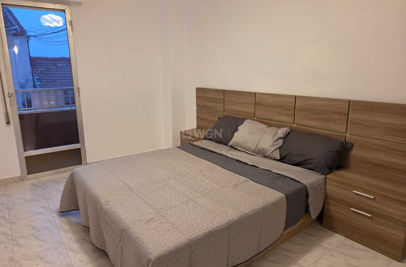 Odsprzedaż - Mieszkanie w bloku - Torrevieja - Habaneras