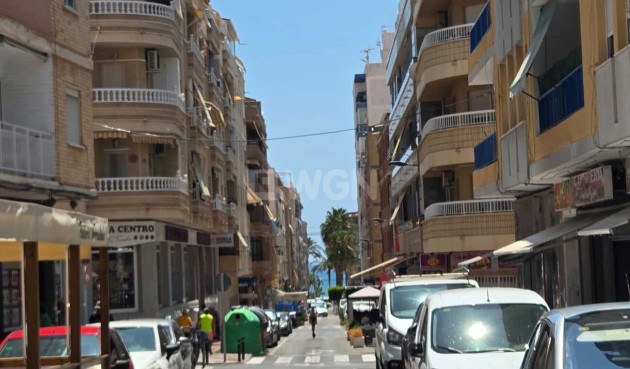 Odsprzedaż - Mieszkanie w bloku - Torrevieja - Habaneras