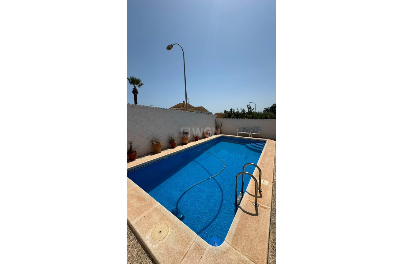 Odsprzedaż - Villa - Torrevieja - La Siesta - El Salado - Torreta