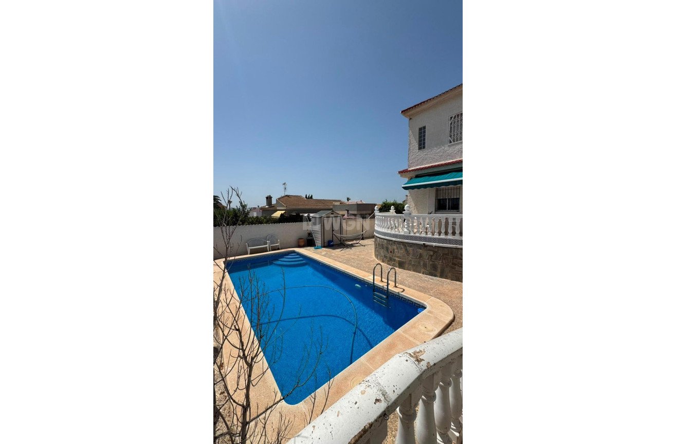Odsprzedaż - Villa - Torrevieja - La Siesta - El Salado - Torreta