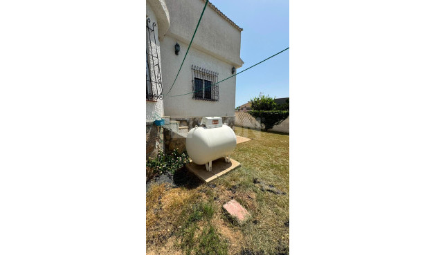 Odsprzedaż - Villa - Torrevieja - La Siesta - El Salado - Torreta