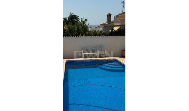 Odsprzedaż - Villa - Torrevieja - La Siesta - El Salado - Torreta