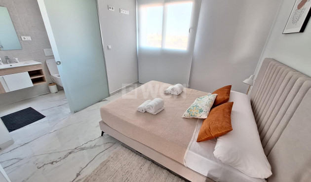 Odsprzedaż - Mieszkanie w bloku - Orihuela Costa - Punta Prima