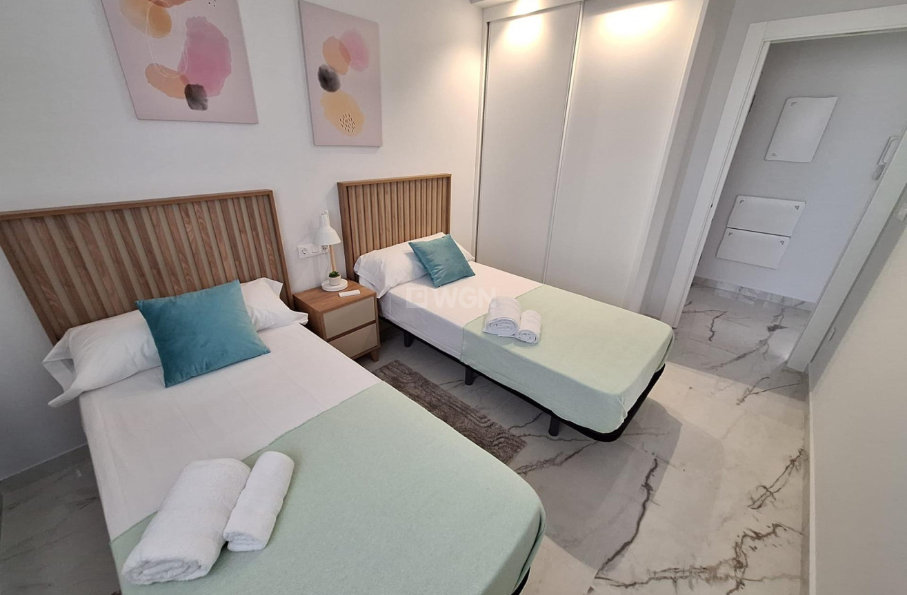 Odsprzedaż - Mieszkanie w bloku - Orihuela Costa - Punta Prima