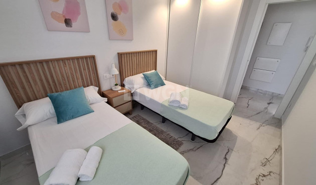 Odsprzedaż - Mieszkanie w bloku - Orihuela Costa - Punta Prima