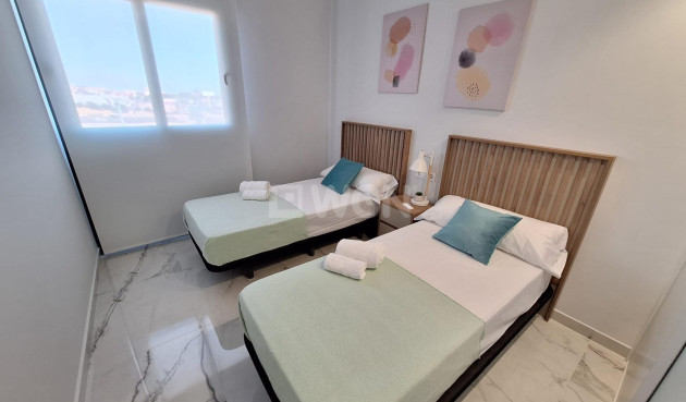 Odsprzedaż - Mieszkanie w bloku - Orihuela Costa - Punta Prima